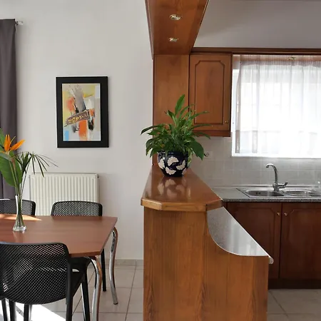 Chania Locals Flat Daire